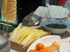 -尚尚仙·酸汤猪手·猪肚鸡火锅(华联万柳购物中心店)