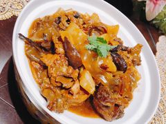 溜达鸡炖榛蘑-八大碗·地道东北菜(佳兆业店)