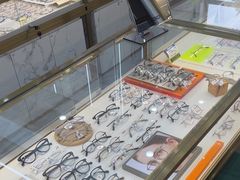 -世纪大明眼镜·蔡司战略授权店(汉街店)