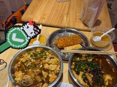 -柳州肥姨妈大骨螺蛳粉(万达中心店)
