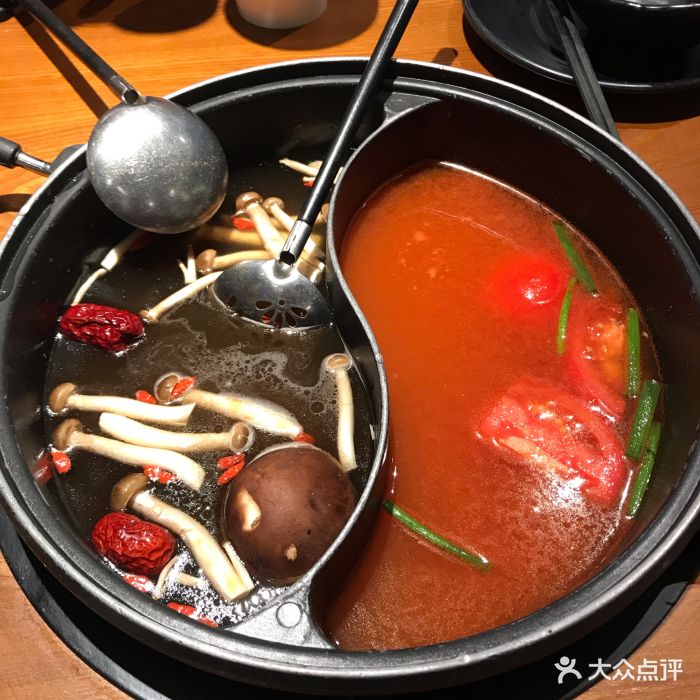 呷哺呷哺(中央商场店)暖春番茄锅底图片