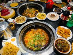 -咱屯子铁锅炖直营店(保利店)