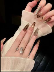 -赢韵美甲美睫瑞士净斑中心