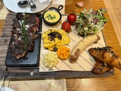 -Mark&Mars Restaurant