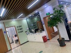 -茂菊口腔连锁(浦东南路店)