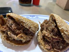 烧饼夹烧牛羊肉-老爆肚满五香烧牛羊肉