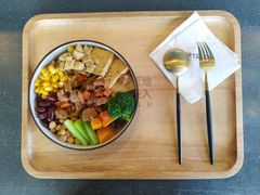 黑椒鸡胸杂蔬谷物碗-人鱼崛起低卡健康餐(大华店)