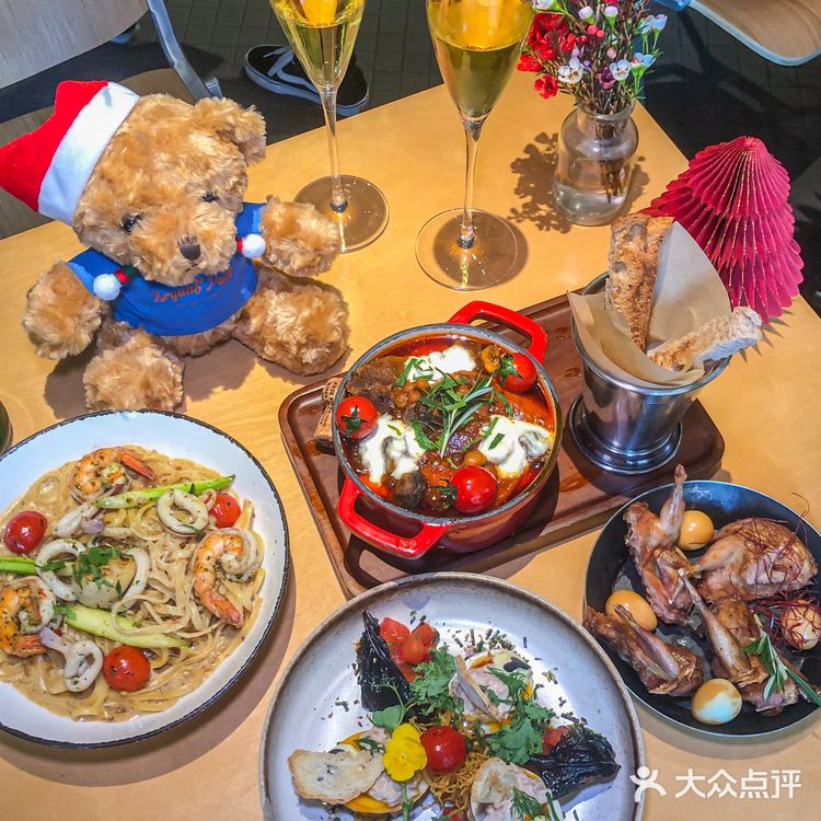 预制朋友圈之美式复古餐厅圣诞照🎄