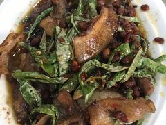 尖椒炒肉-迎宾饭店