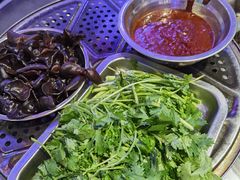 香菜和木耳-山河屯铁锅炖(哈西站店)