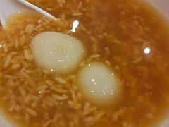 红糖醪糟炖黑芝麻汤圆-眉州小吃(石景山店)