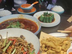 -川流不息·地道川菜·小龙虾(松东路店)