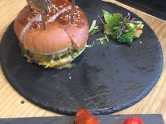 -HIGH FIVE哈福手工汉堡(桂林路店)