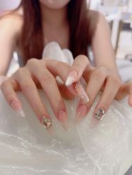 -丽心自助美甲美睫