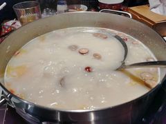 -尚尚仙·酸汤猪手·猪肚鸡火锅(华联万柳购物中心店)