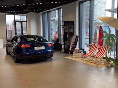 -TESLA 特斯拉(上海太古汇体验店)