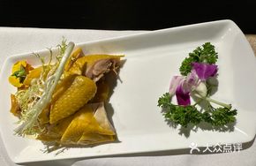 White Poached Dual-Color Chicken