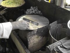 -正宗杂粮煎饼香软鸡蛋饼