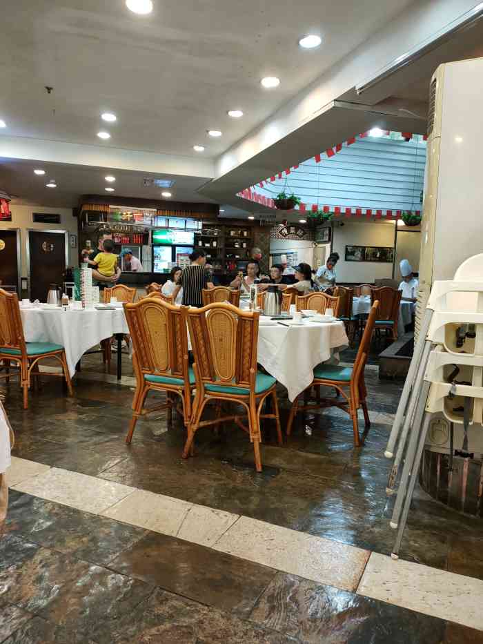 胜记酒家(荔枝公园店)-"说实话,很失望.打着老字号的噱头,偏高的.