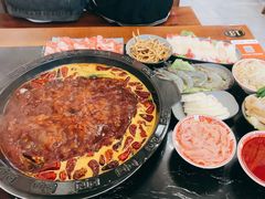 -重庆川渝肥妹火锅