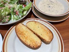 特质蒜香面包块-萨莉亚意式餐厅(万嘉商业广场店)