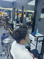 -藤野造型专业烫染接发