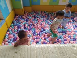 -欢乐悠游婴儿游泳(金碧花园店)