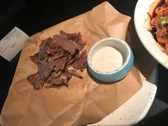 古法盐蘸牛肉-老头儿油爆虾·知味杭州(爱琴海购物中心)