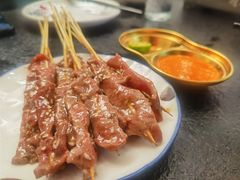 -何妹湿辣牛肉·粤式烧烤砂煲(桂雅路店)