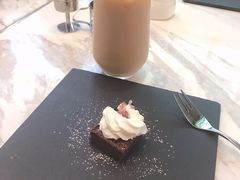 -La Mer Restaurant & Lounge