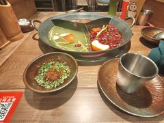 -巴卤社老火锅(财富店)