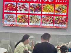 -丹水桥地锅鱼·翘嘴鲌·地方特色全鱼宴(丹江口大坝店)