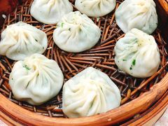 荠菜鲜肉小笼包-曼曼汤包(建国西路店)