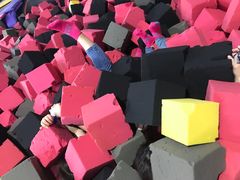 -嘿哟动霸CHUA·新潮玩运动娱乐中心·蹦床滑冰团建乐园