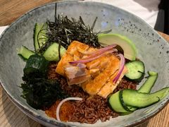 煎三文鱼牛油果色拉-Wagas沃歌斯(北京君太百货店)