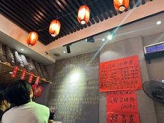 -爆炸头阿姨小四川正宗川味小吃(无任何分店)