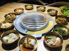 十道正宗韩国小菜-金顺韩式烤肉·网红烤肉店(广利路店)