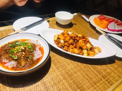 宫保鸡丁-渝信川菜 · 川味家常菜(长安店)