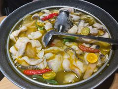 泡菜吊锅雄鱼-卞氏菜根香(青羊万达店)