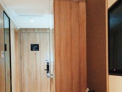 -杭州西湖湖滨银泰亚朵酒店