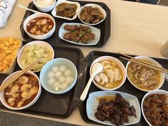 -同济大学本部学苑饮食广场