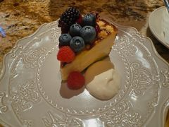 烤莓果巴斯克蛋糕-BROWNSTONE布朗石西班牙餐厅(富城店)