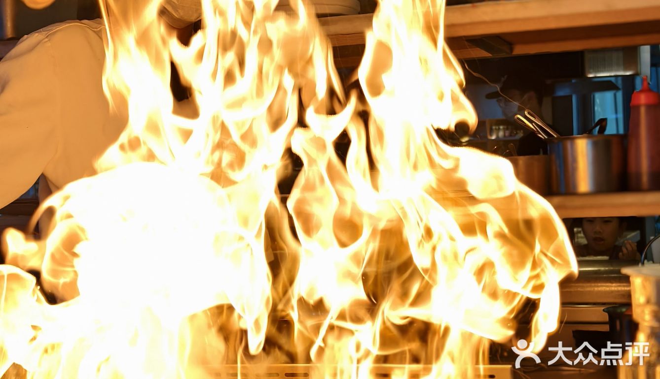 烟火中的激情与温情