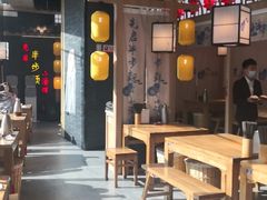 大堂-先启半步颠小酒馆(虹桥龙湖天街店)