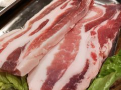 厚切五花肉-·缸桶屋·韩式牛肋条自助烤肉(西湖D11店)