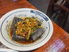 黑白长沙臭豆腐-黑白电视长沙小吃(美林M·LIVE天地东座店)