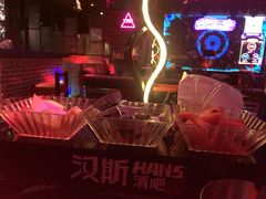 -汉斯酒吧