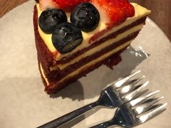 莓子红丝绒蛋糕-Wagas沃歌斯(杭州黄龙万科店)