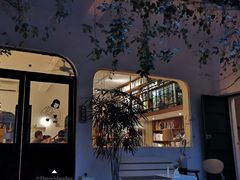 -彳亍咖啡·这里(水湾路店)