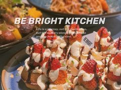 草莓忌廉华夫饼-BE BRIGHT KITCHEN(正佳广场店)